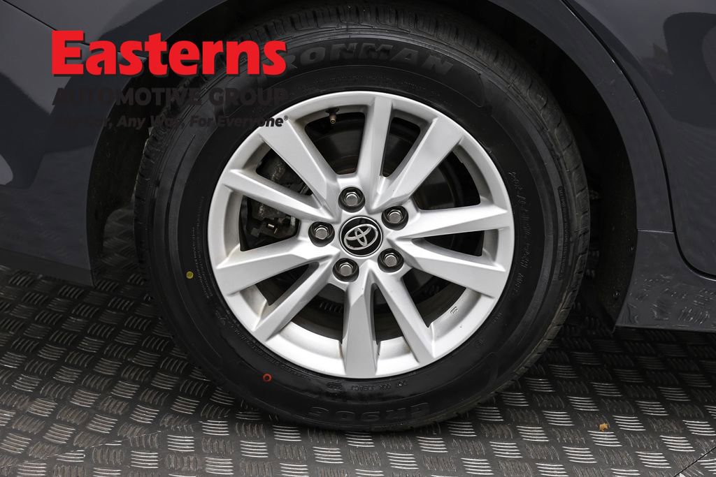 Used 2025 Toyota Camry LE FWD image 30