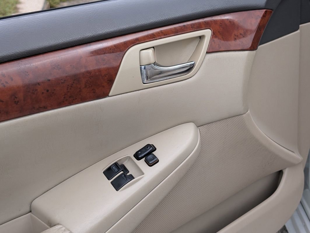 Used 2006 Toyota Solara SLE image 37