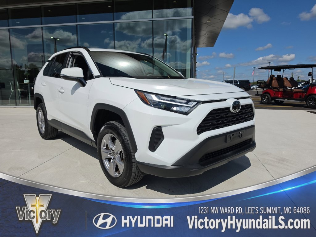 Used 2025 Toyota RAV4 XLE FWD image 8