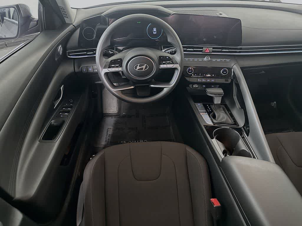 Used 2024 Hyundai Elantra Blue FWD image 10