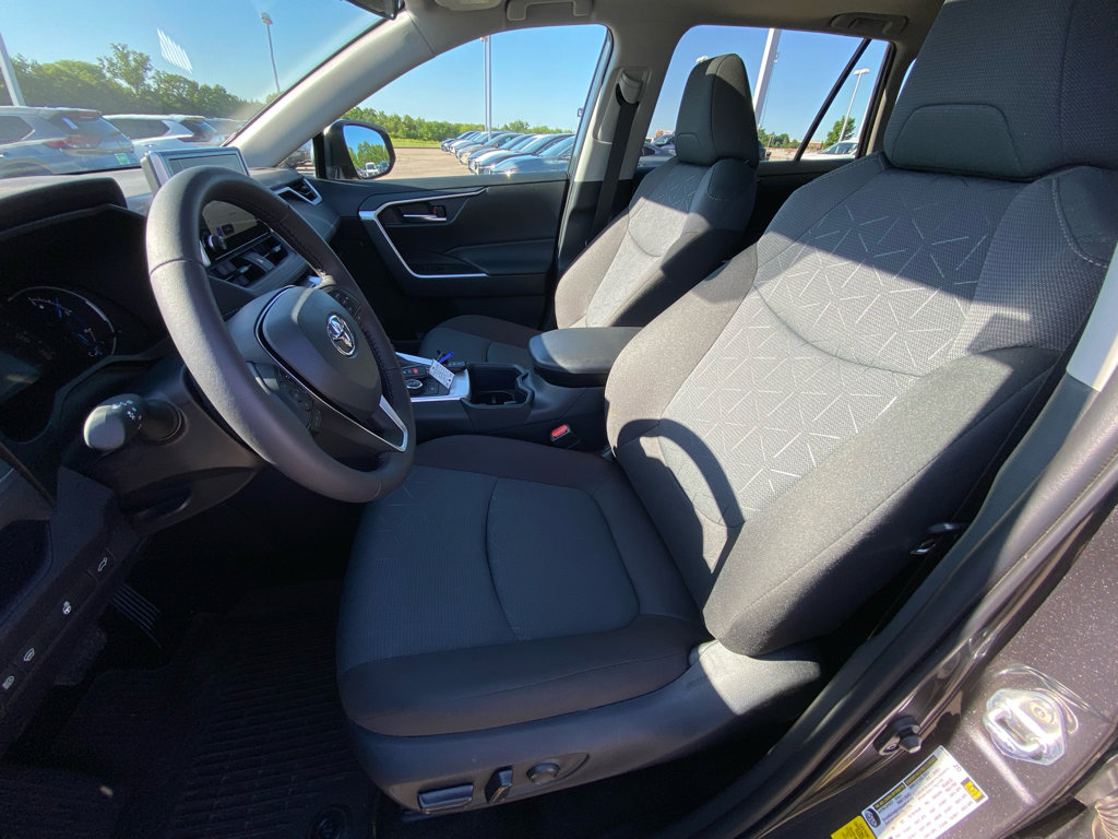 Used 2025 Toyota RAV4 XLE w/ Convenience Package AWD/4WD image 9