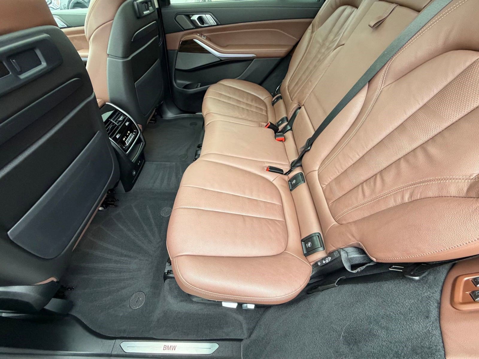 Used 2020 BMW X7 xDrive40i w/ Premium Package image 28