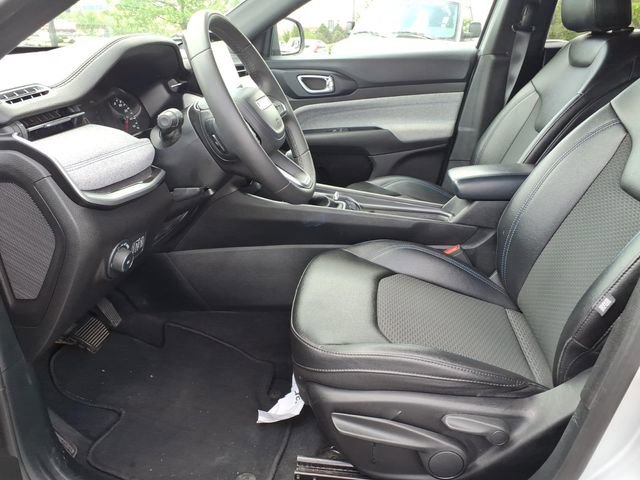 Used 2024 Jeep Compass Latitude image 19