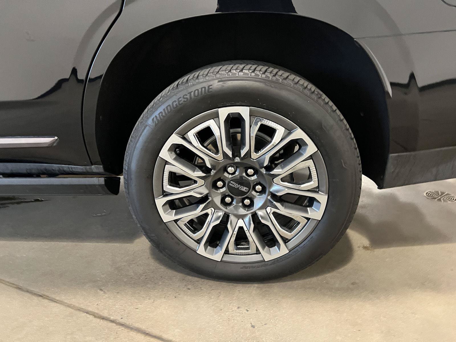 Used 2024 GMC Yukon Denali Ultimate AWD/4WD image 54