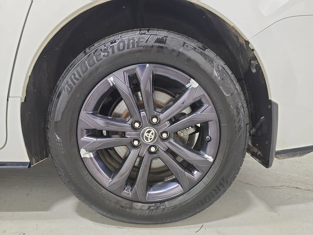 Certified 2025 Toyota Sienna XSE AWD/4WD image 38