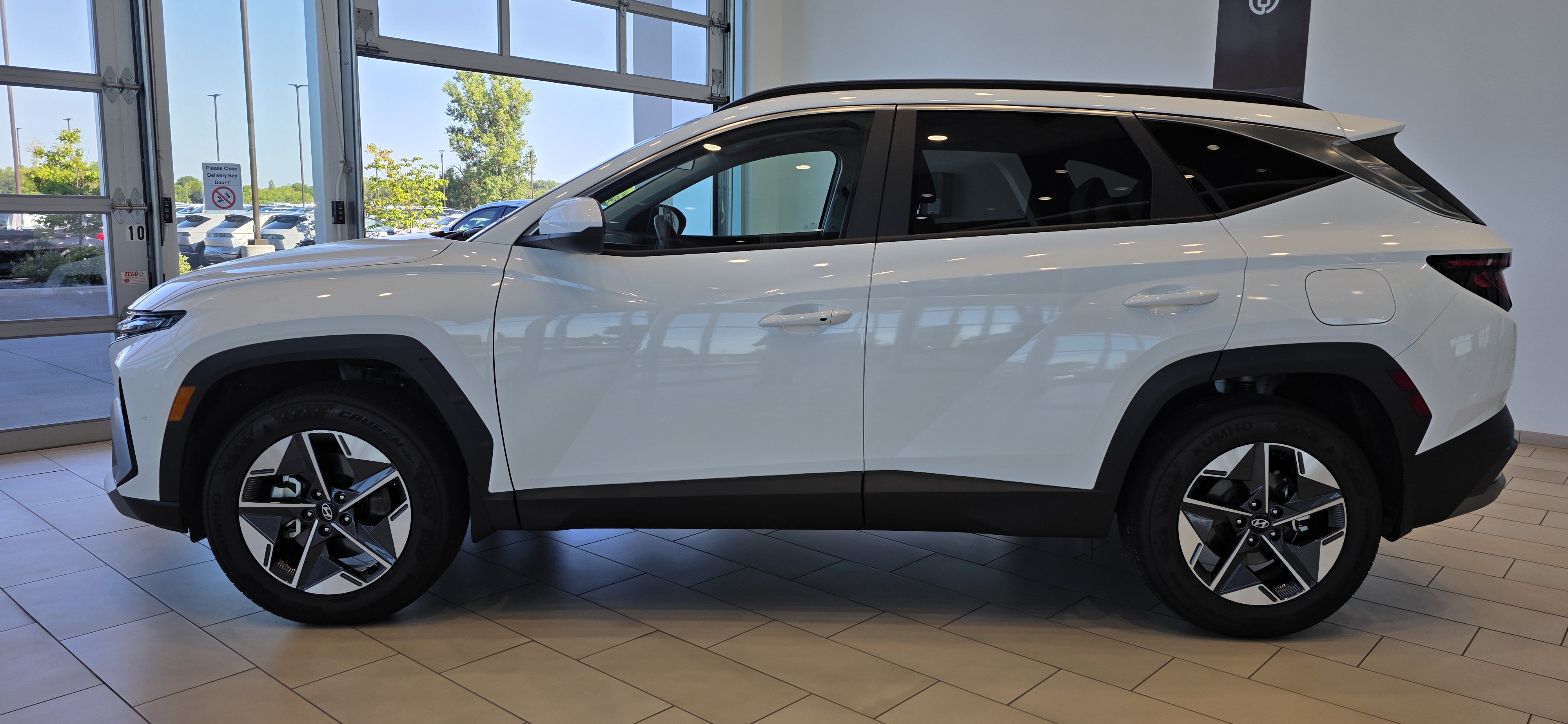 Certified 2026 Hyundai Tucson SEL Plus AWD/4WD image 2