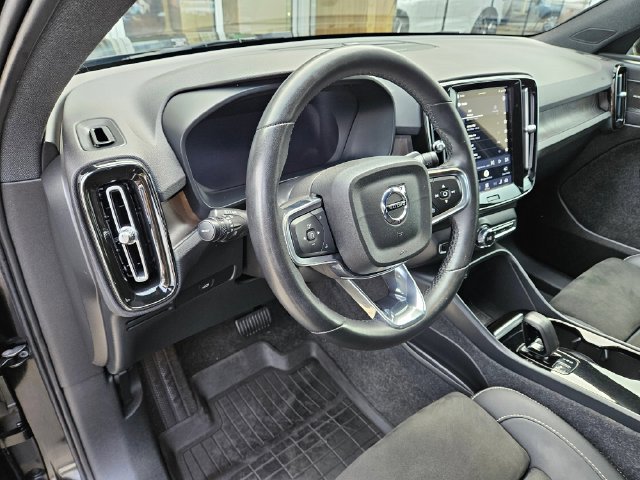 Used 2023 Volvo C40 P8 Recharge Ultimate w/ Protection Package Premier AWD/4WD image 19