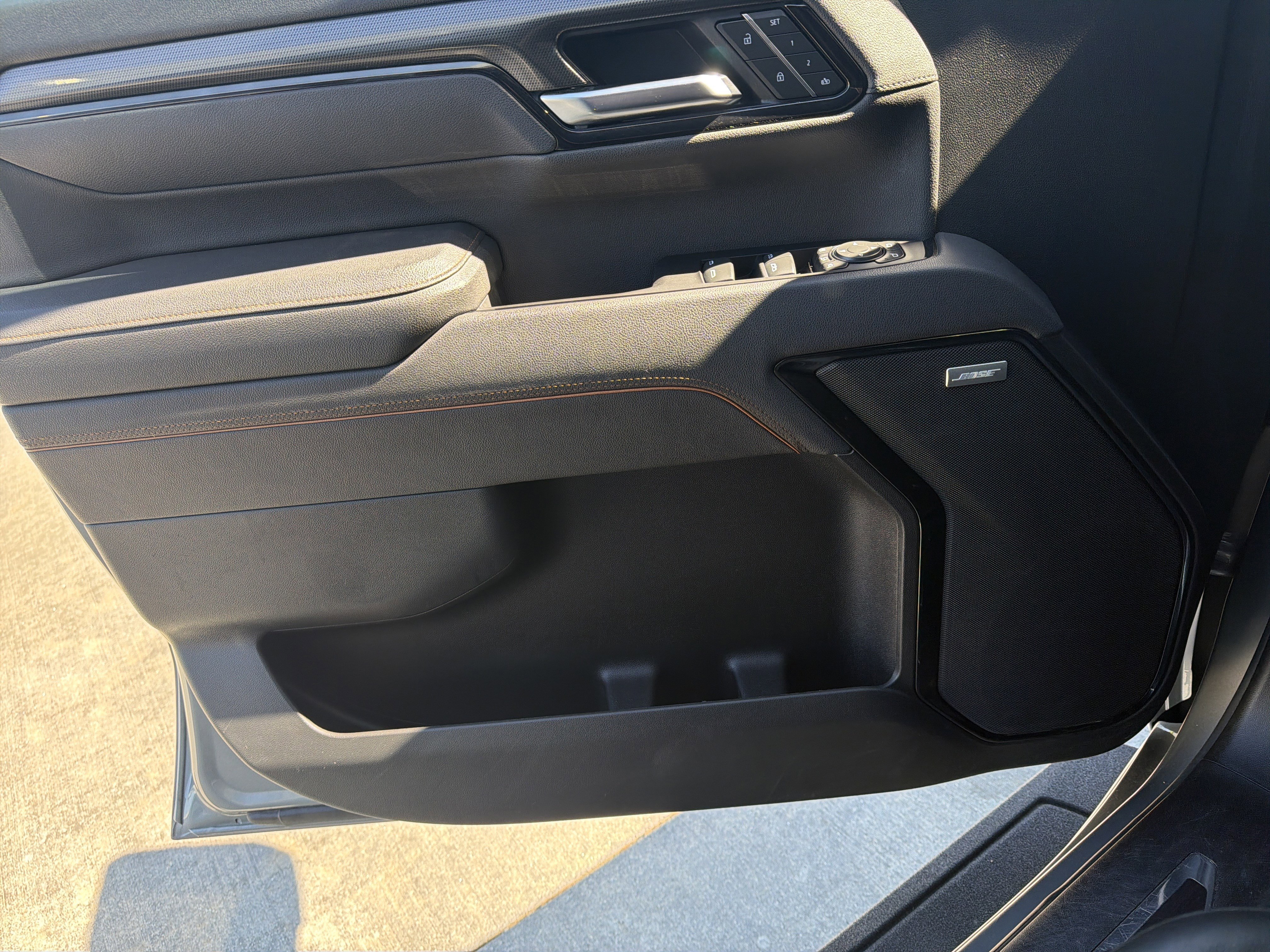 Used 2025 GMC Sierra 2500 AT4 w/ AT4 Premium Plus Package image 5