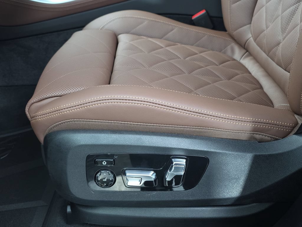 New 2026 BMW X5 xDrive50e w/ M Sport Package AWD/4WD image 28