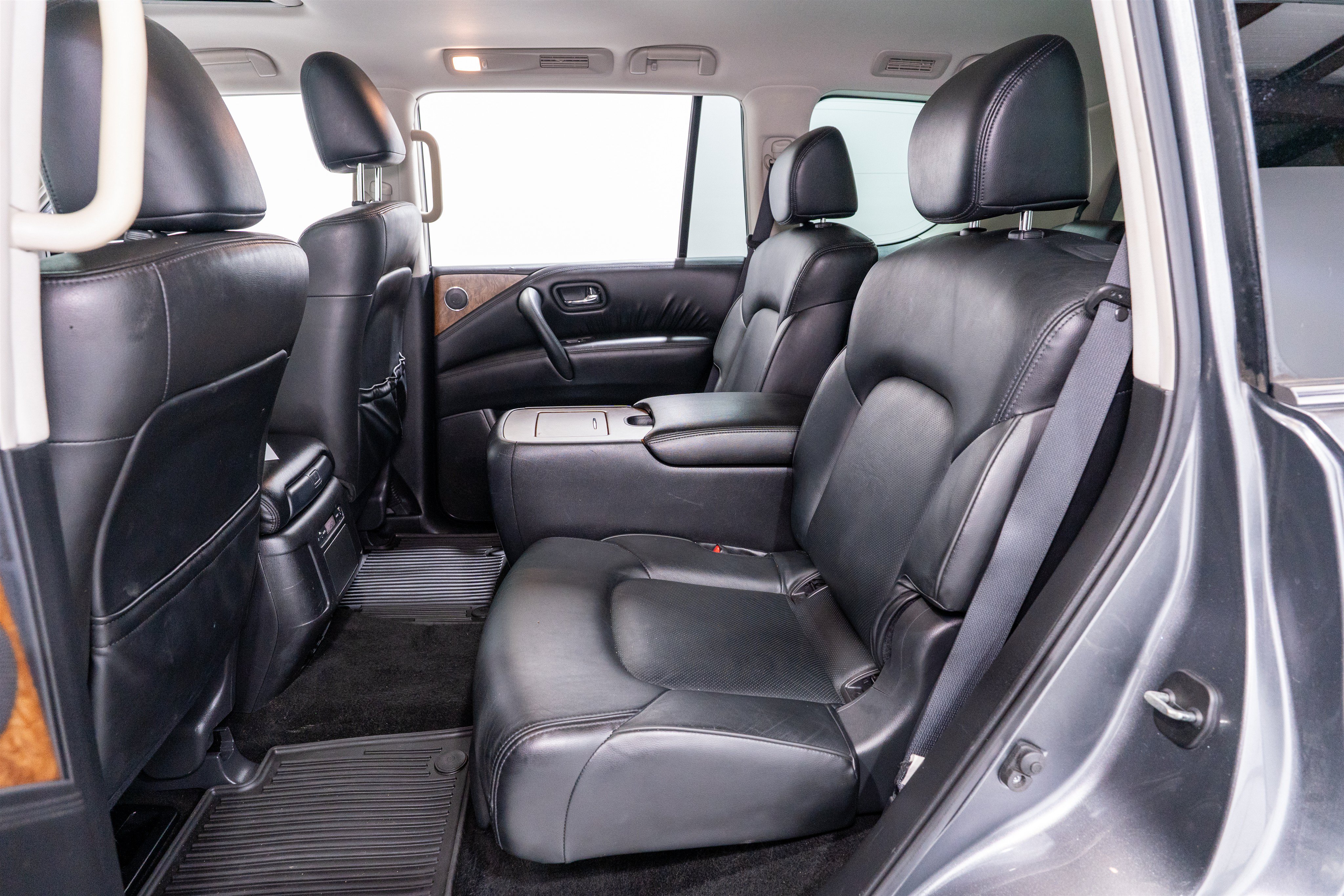 Used 2022 Nissan Armada SL w/ Captain's Chairs Package RWD image 34