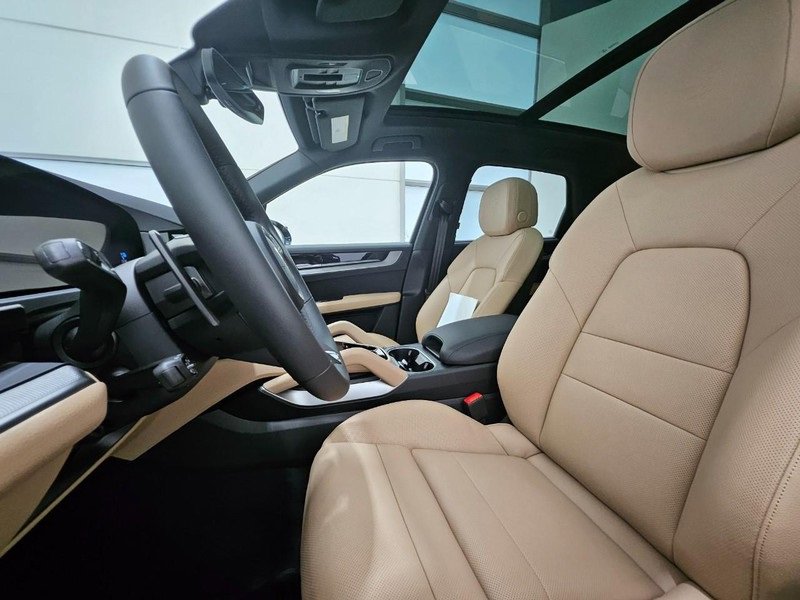New 2026 Porsche Cayenne S image 5