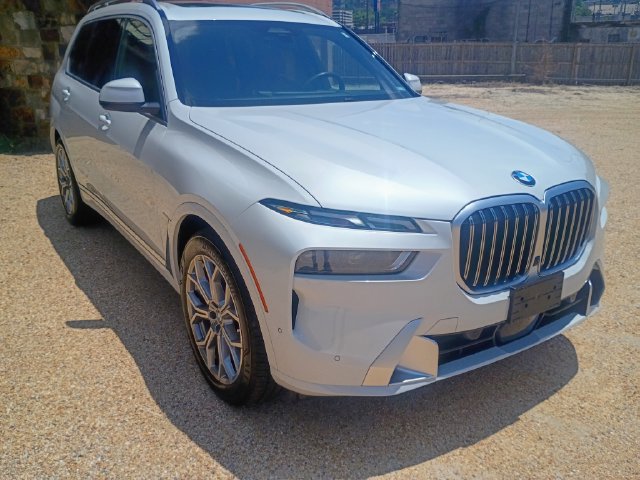 Used 2024 BMW X7 xDrive40i w/ Executive Package AWD/4WD image 2