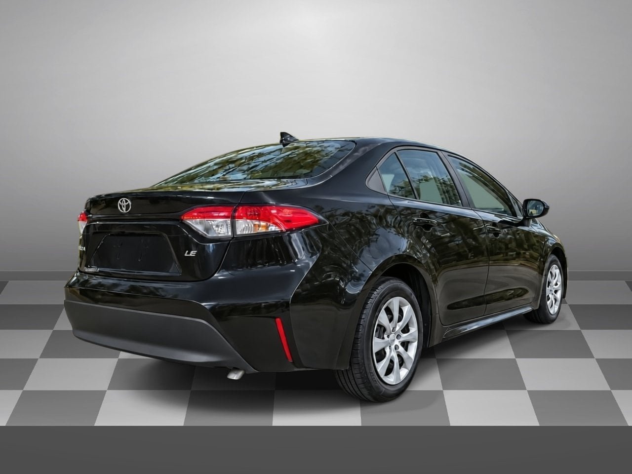Used 2025 Toyota Corolla LE FWD image 6