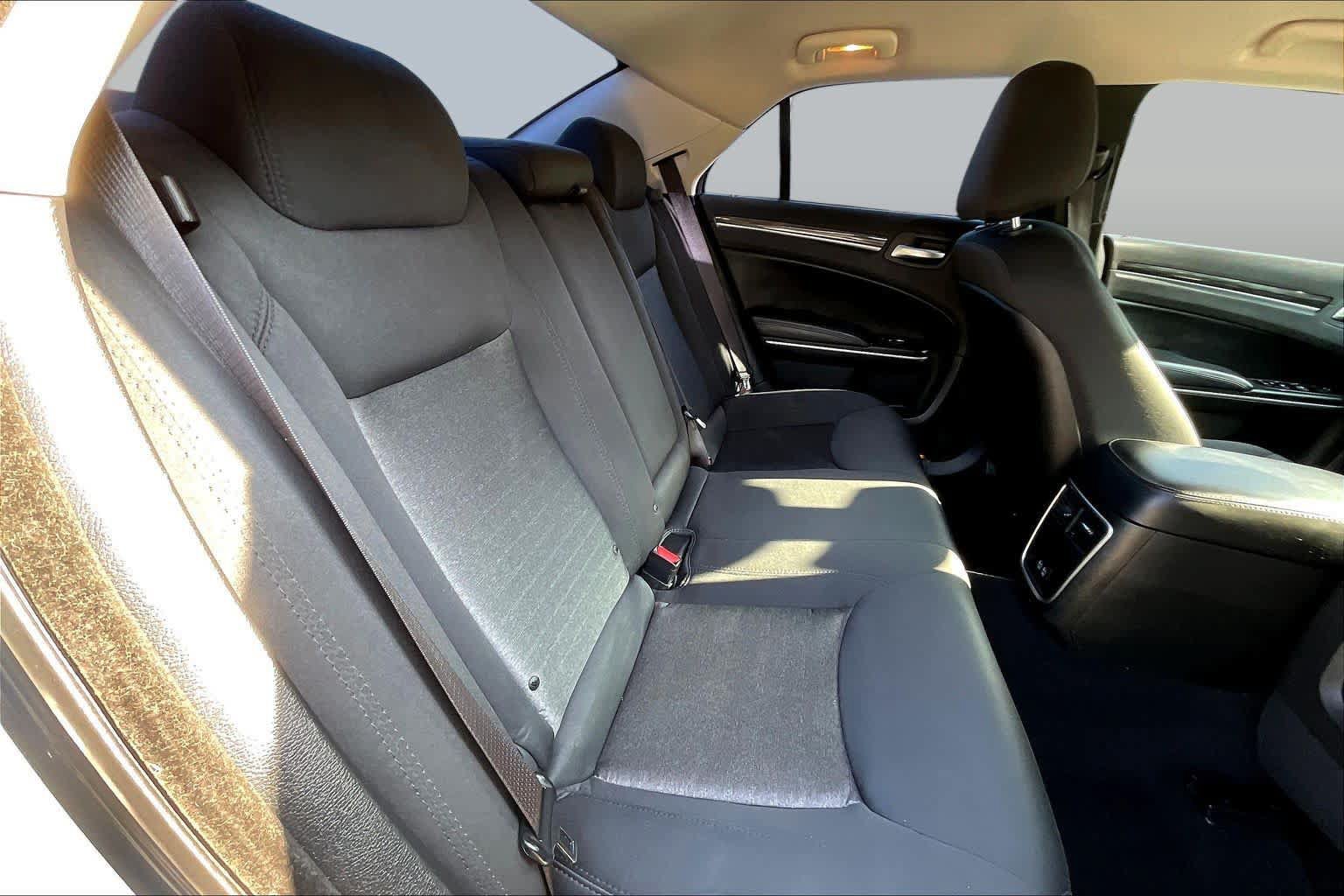 Used 2019 Chrysler 300 Touring w/ Sport Appearance Package RWD image 20