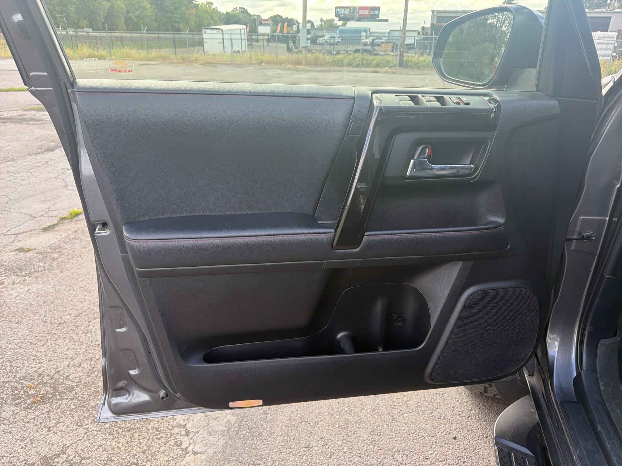 Used 2020 Toyota 4Runner Venture AWD/4WD image 13