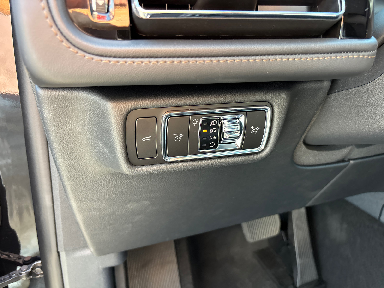 New 2026 Lincoln Aviator Reserve w/ Jet Appearance Package AWD/4WD image 14