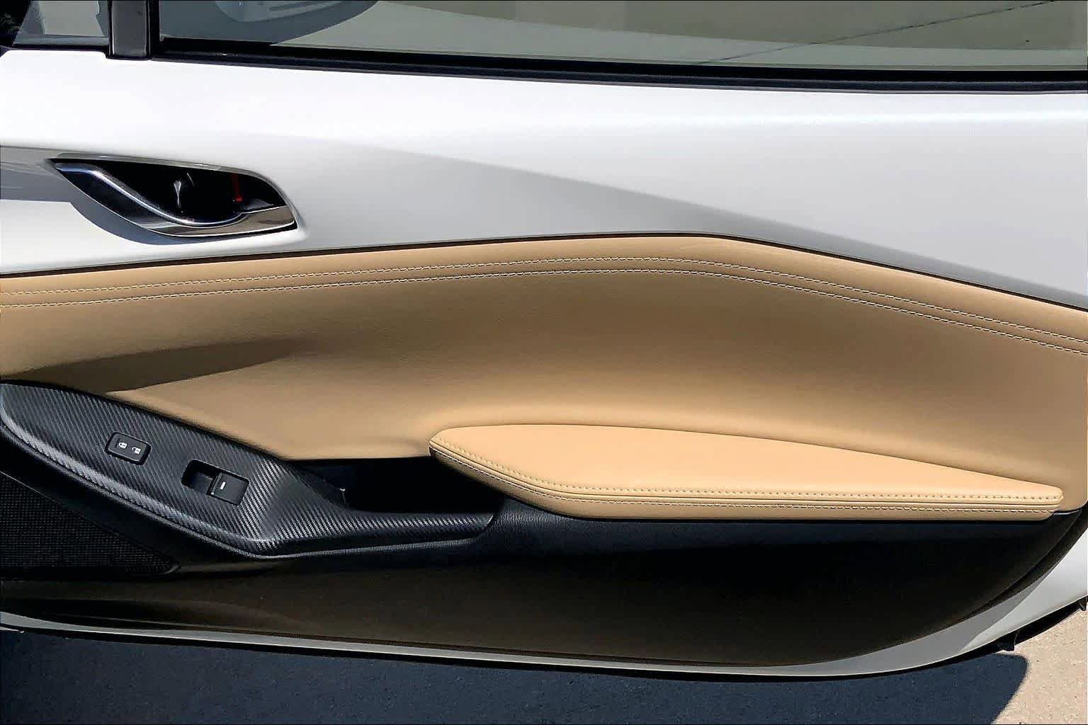 Used 2025 MAZDA MX-5 Miata RF Grand Touring RWD image 18