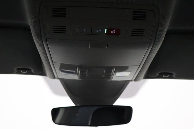 Used 2023 Volkswagen Tiguan SE FWD image 25
