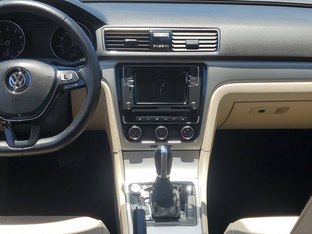 Used 2019 Volkswagen Passat 2.0T Wolfsburg w/ Wheels & Sunroof Package FWD image 15