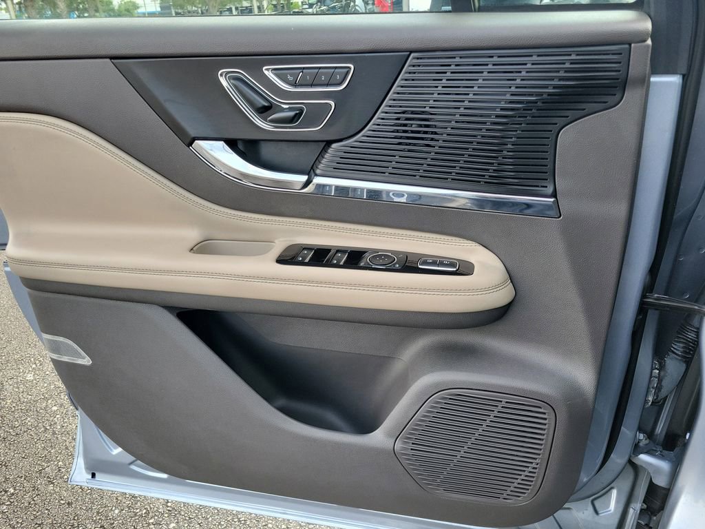 Certified 2022 Lincoln Corsair FWD w/ Premium Package image 21