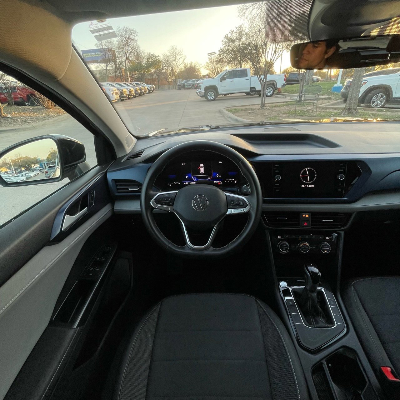 Used 2024 Volkswagen Taos SE image 11