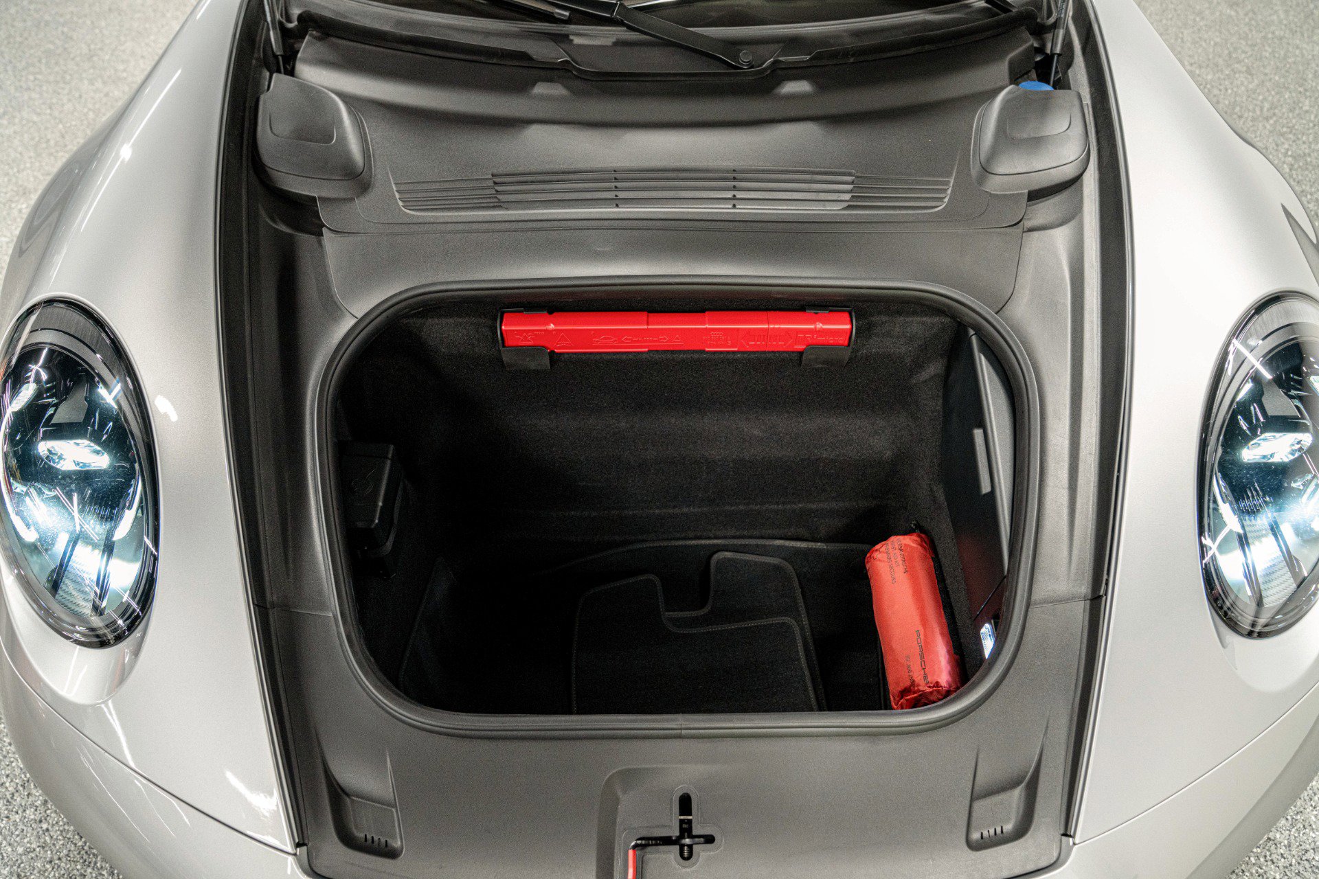 Used 2025 Porsche 911 Carrera image 18