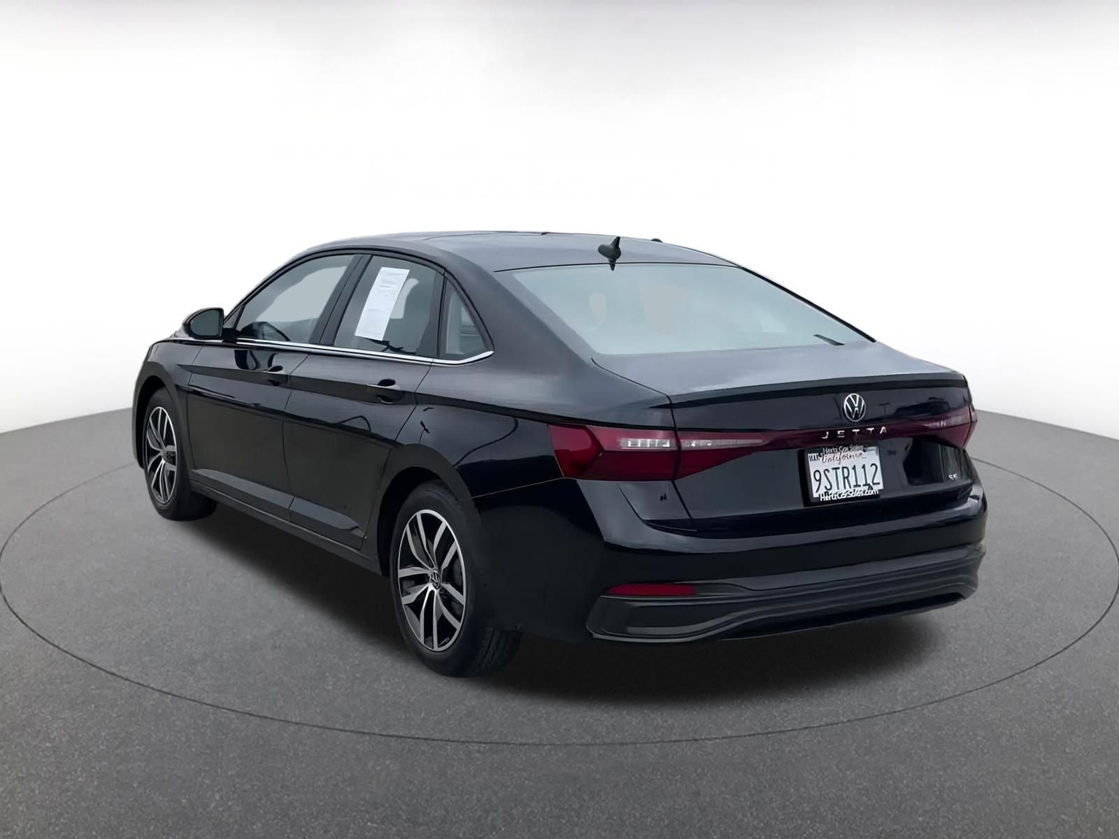 Used 2025 Volkswagen Jetta SE image 11