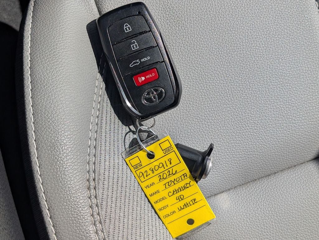 Used 2026 Toyota Camry SE FWD image 33