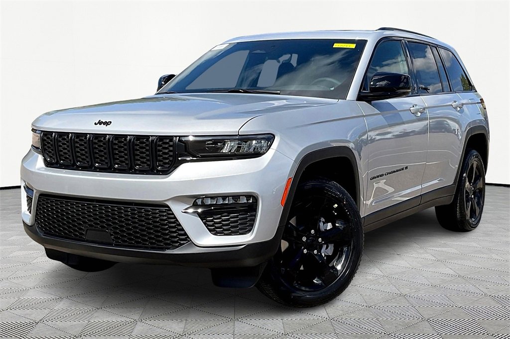 New 2025 Jeep Grand Cherokee Limited w/ Black Appearance Package image 2