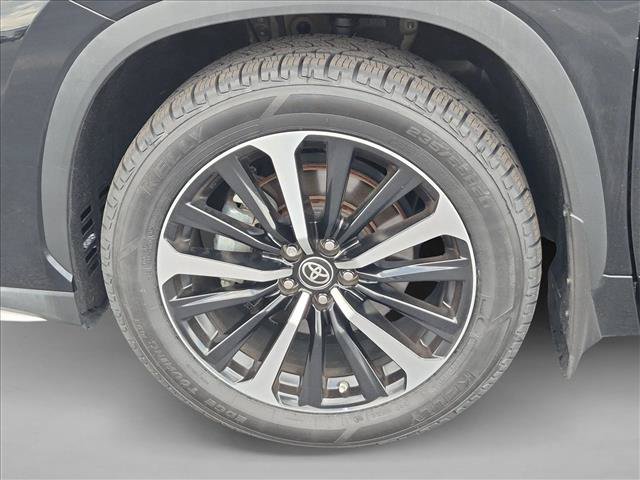 Used 2022 Toyota Highlander XSE AWD/4WD image 21