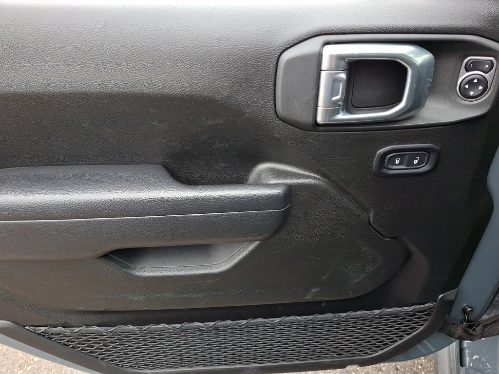 Certified 2025 Jeep Wrangler Unlimited Rubicon image 23