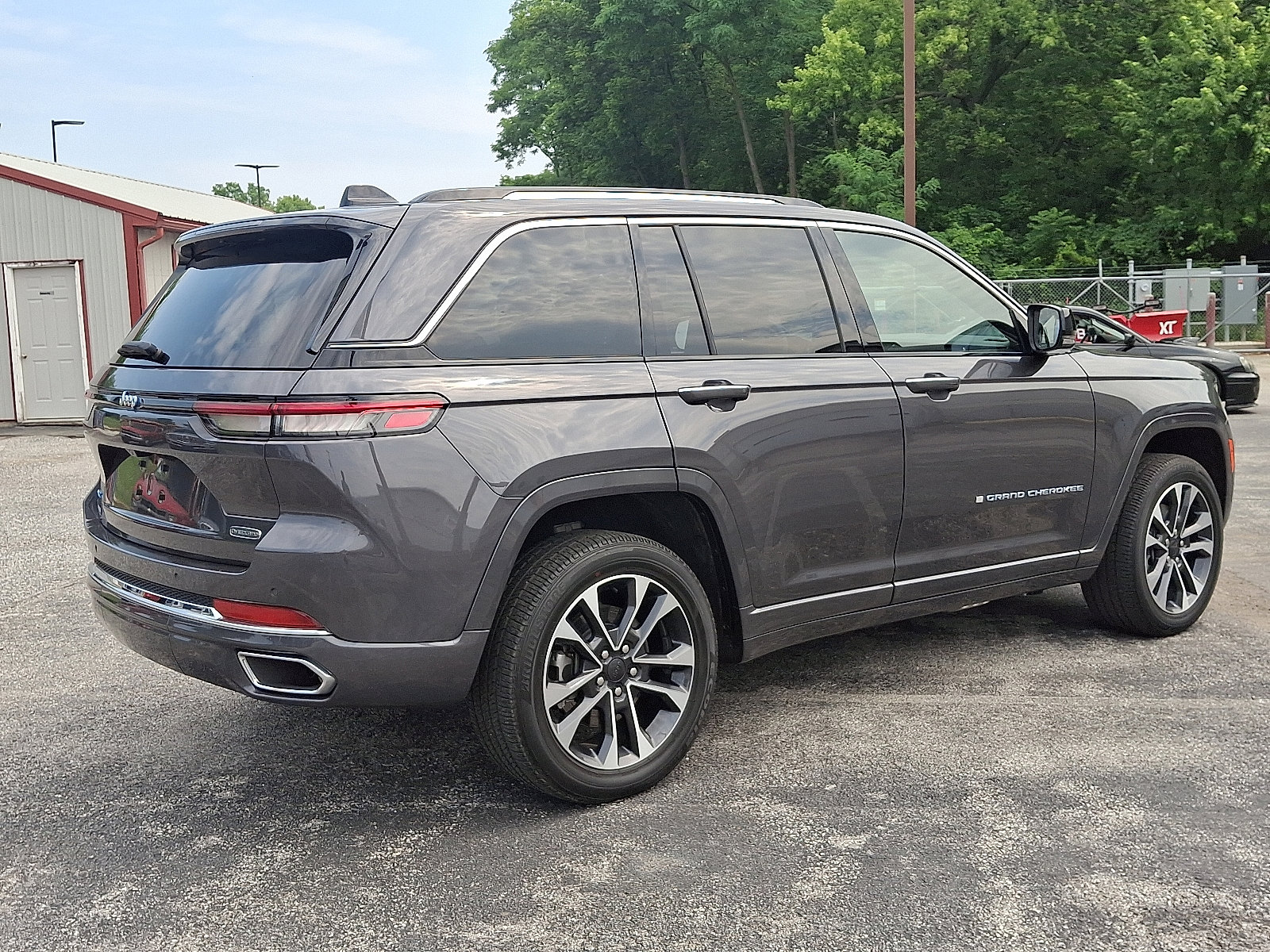 Used 2024 Jeep Grand Cherokee Overland w/ Trailer Tow Package image 12