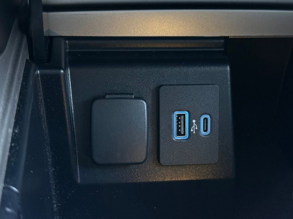 Used 2021 Ford Explorer Limited w/ Equipment Group 301A image 22