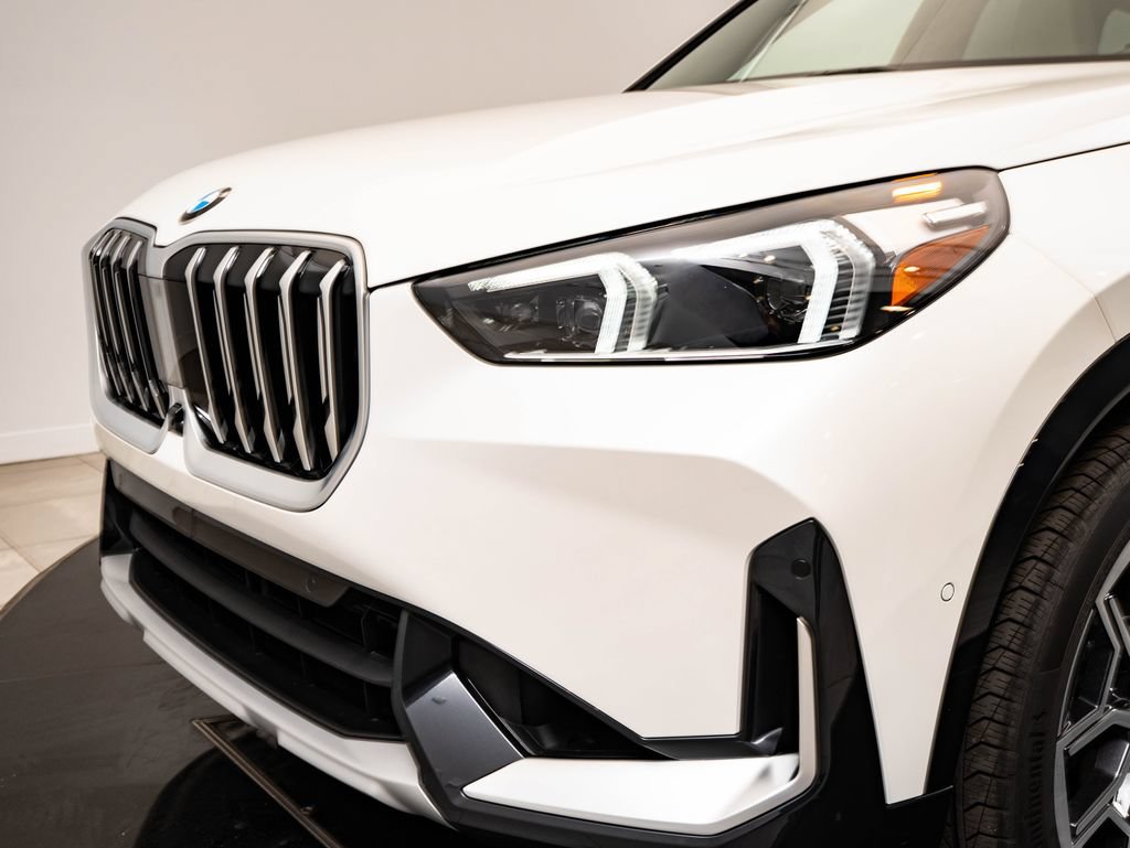 New 2026 BMW X1 xDrive28i w/ Technology Package AWD/4WD image 3