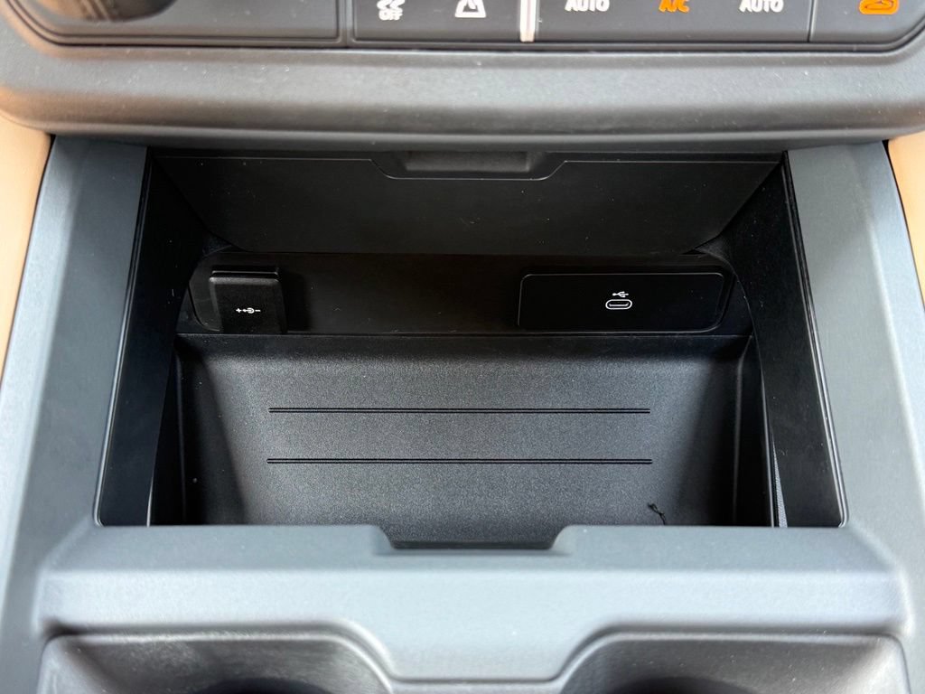 New 2026 Land Rover Defender 110 X-Dynamic SE AWD/4WD image 19