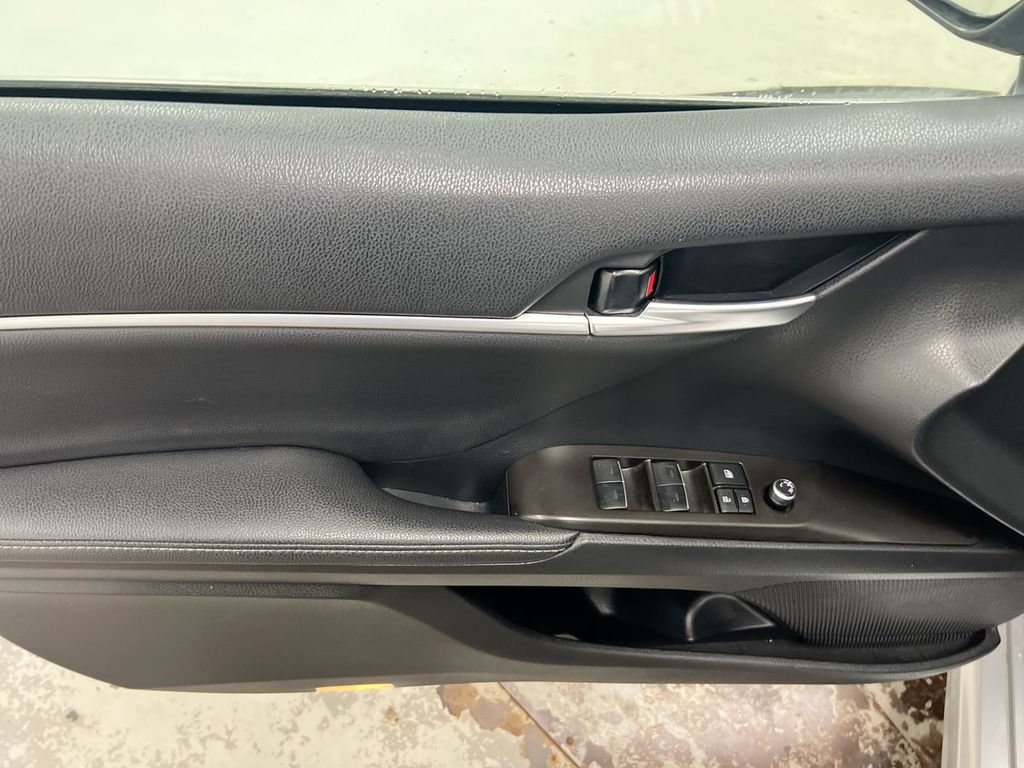 Used 2023 Toyota Camry XSE FWD image 20