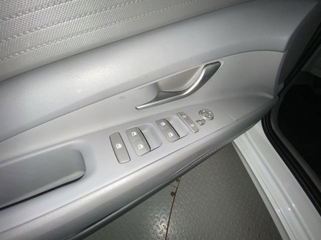 Used 2024 Hyundai Elantra SEL FWD image 13