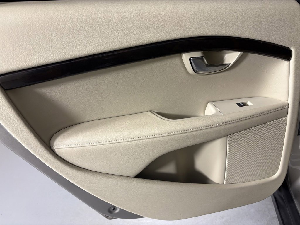 Used 2015 Volvo XC70 T6 Platinum image 32