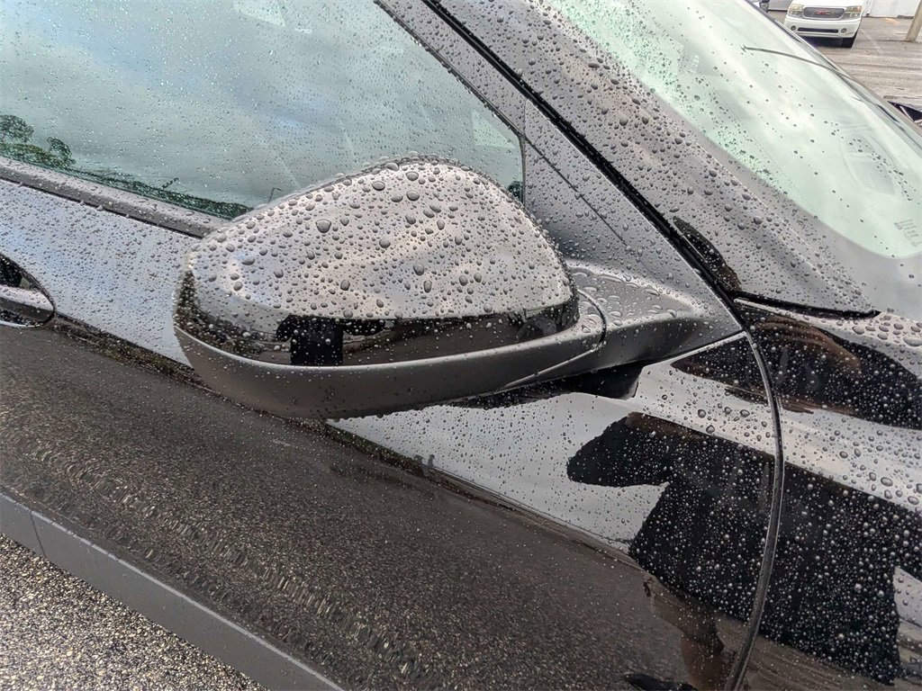 Used 2025 Chevrolet Trax LT w/ LT Convenience Package image 12