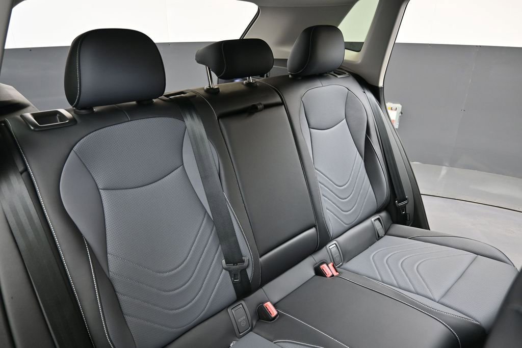 New 2026 Volkswagen Tiguan SE AWD/4WD image 16