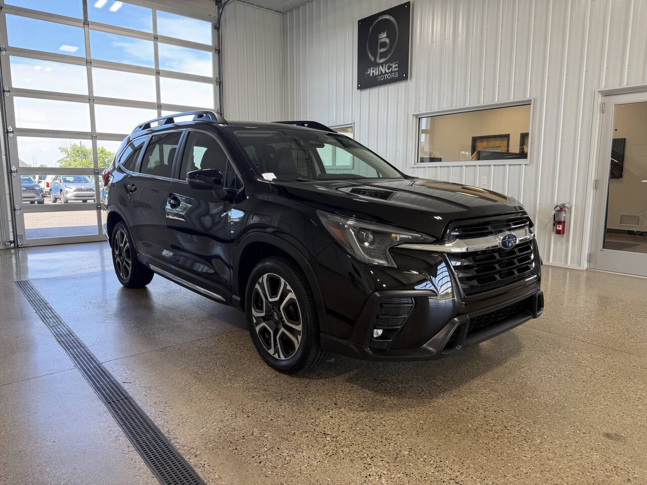 Used 2023 Subaru Ascent Limited AWD/4WD image 8