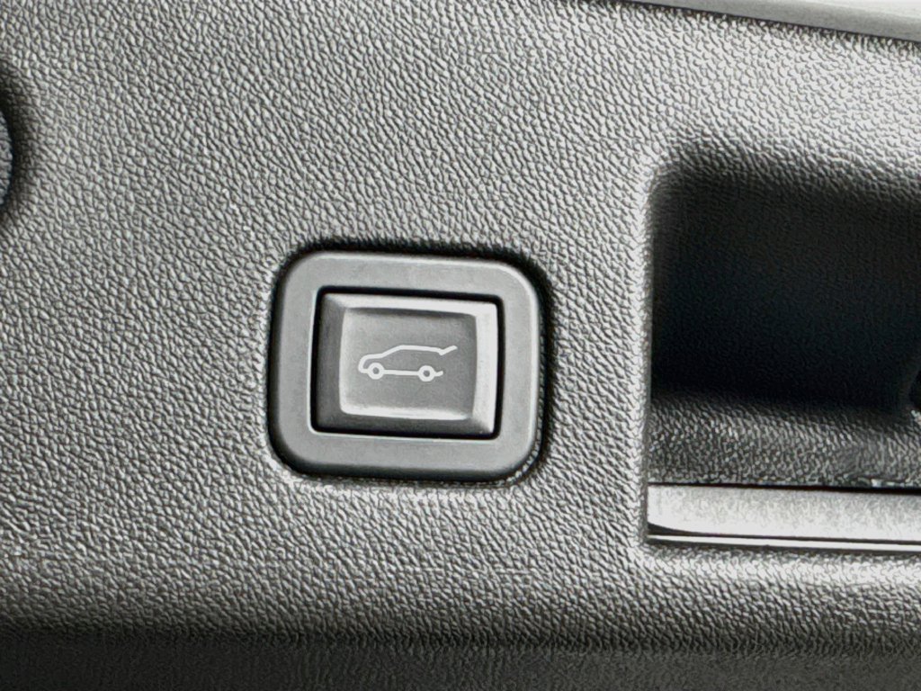 Used 2024 Chevrolet Equinox LT FWD image 31