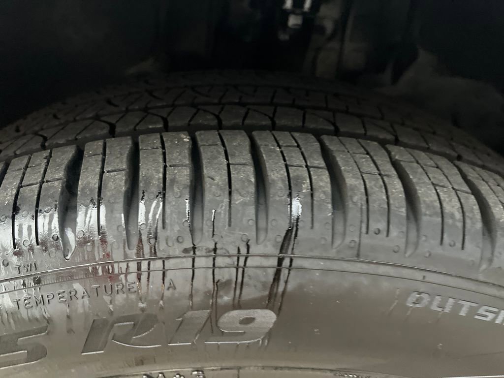 Used 2025 Volvo XC60 B5 Plus image 28