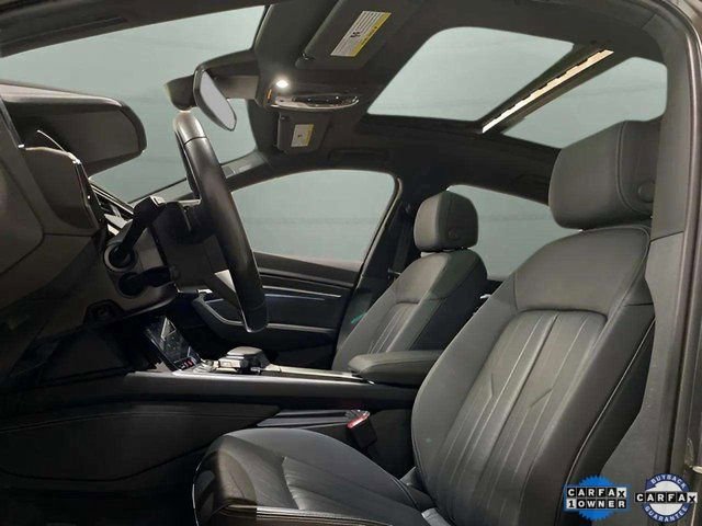 Used 2024 Audi Q8 e-tron Premium Plus image 29