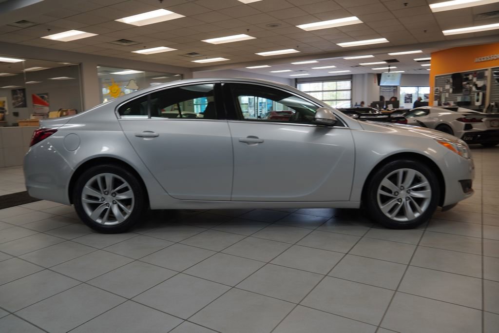 Used 2016 Buick Regal FWD image 15
