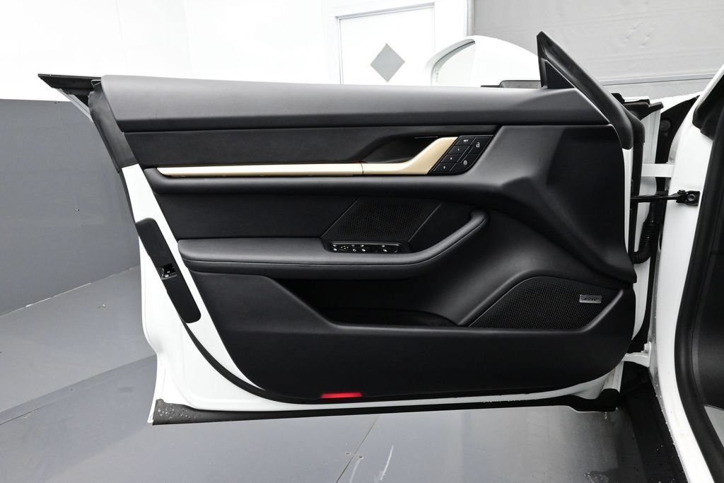 Certified 2025 Porsche Taycan 4S AWD/4WD image 7