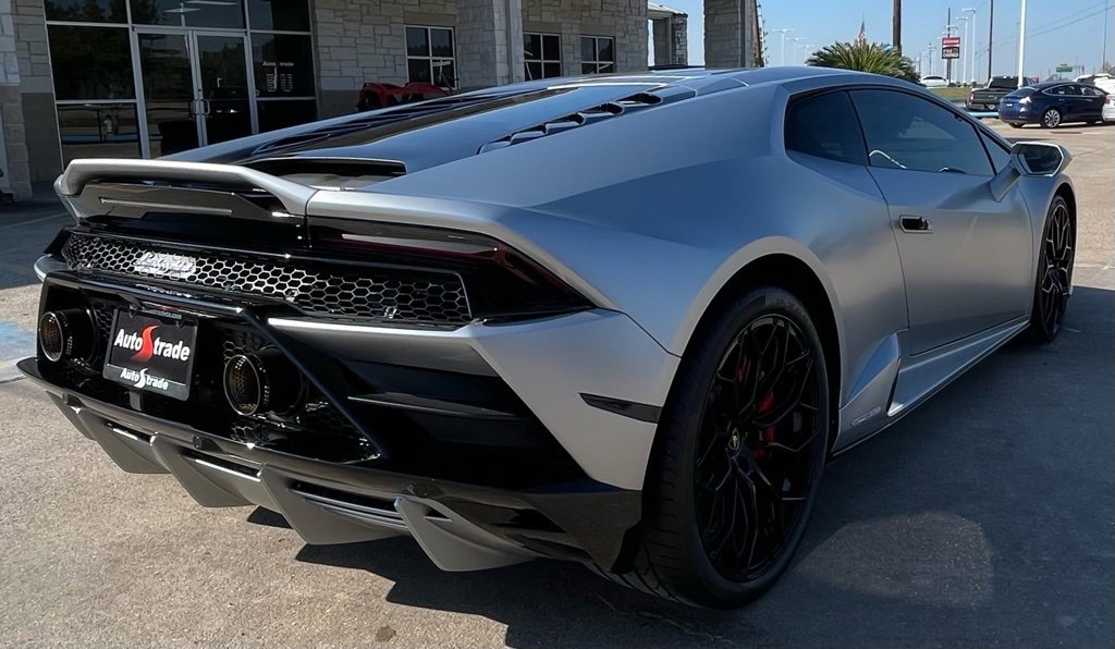 Used 2020 Lamborghini Huracan EVO image 5