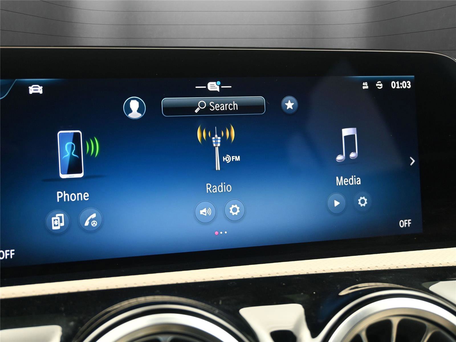 Used 2024 Mercedes-Benz CLA 250 4MATIC image 4