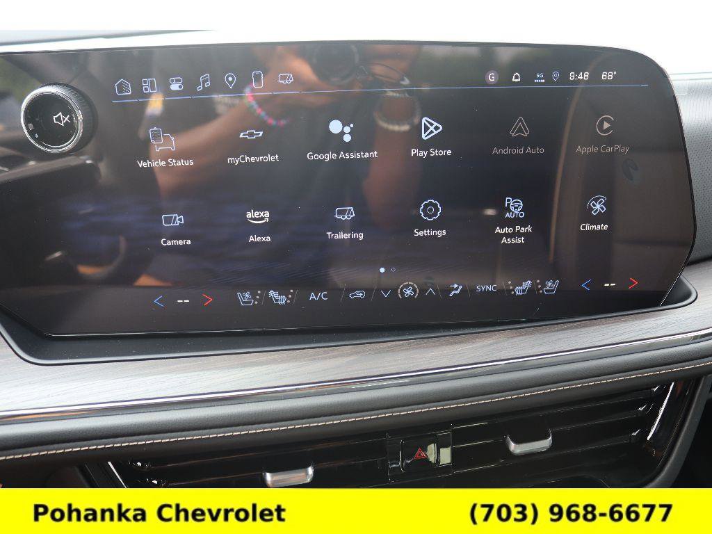 Certified 2025 Chevrolet Suburban Premier image 14