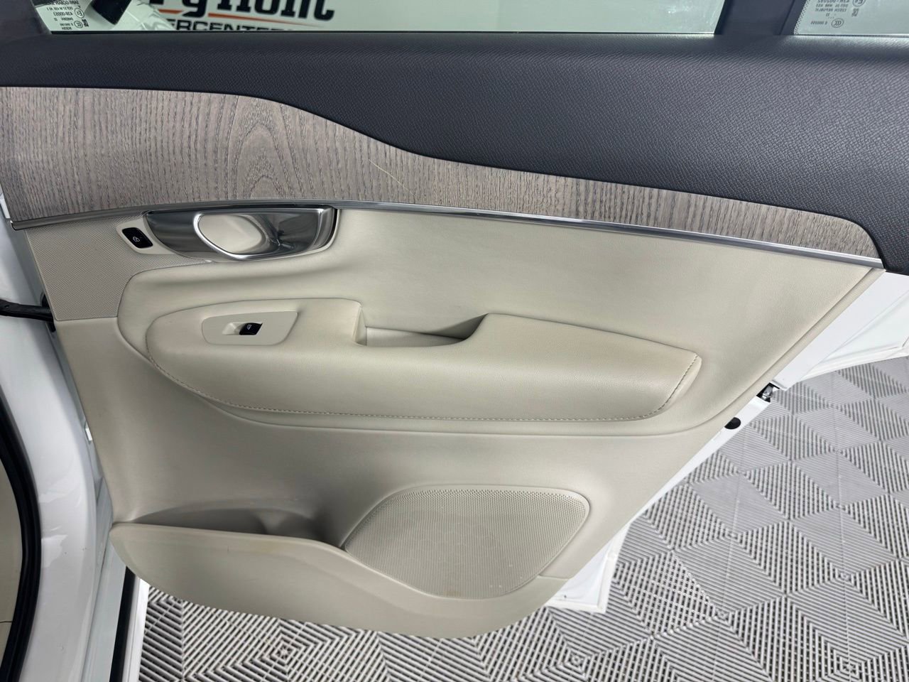 Used 2023 Volvo XC90 B6 Plus w/ Protection Package Premier image 23